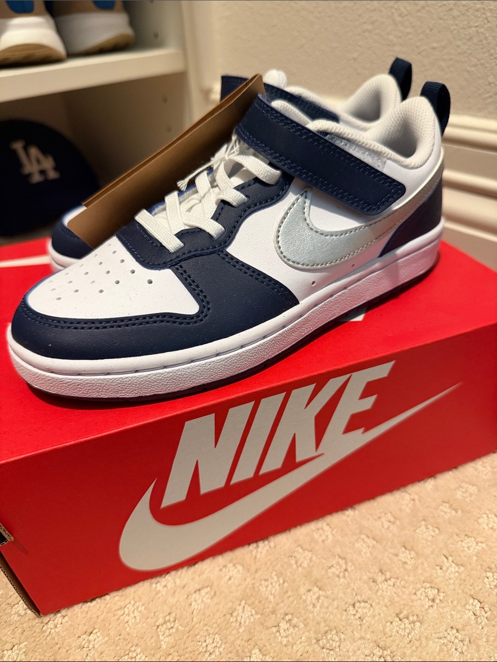 Nike Kids Navy, White & Silver Low-Top Sneakers